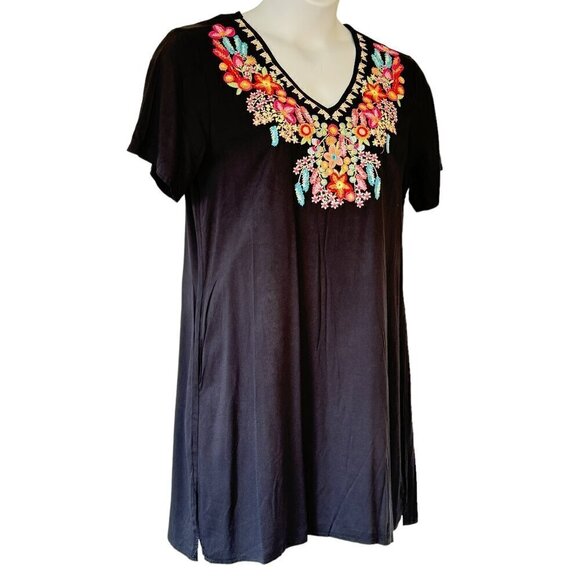 Solitaire Black Embroidered Flowy Dress has V-Neck Side Pockets Knee Length  L - Picture 1 of 7